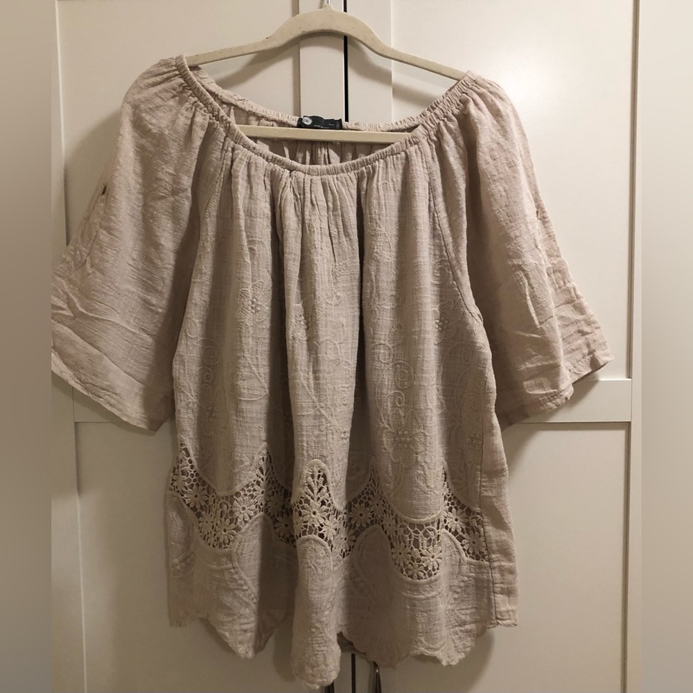 M Beige Off or On Shoulder Top EUC